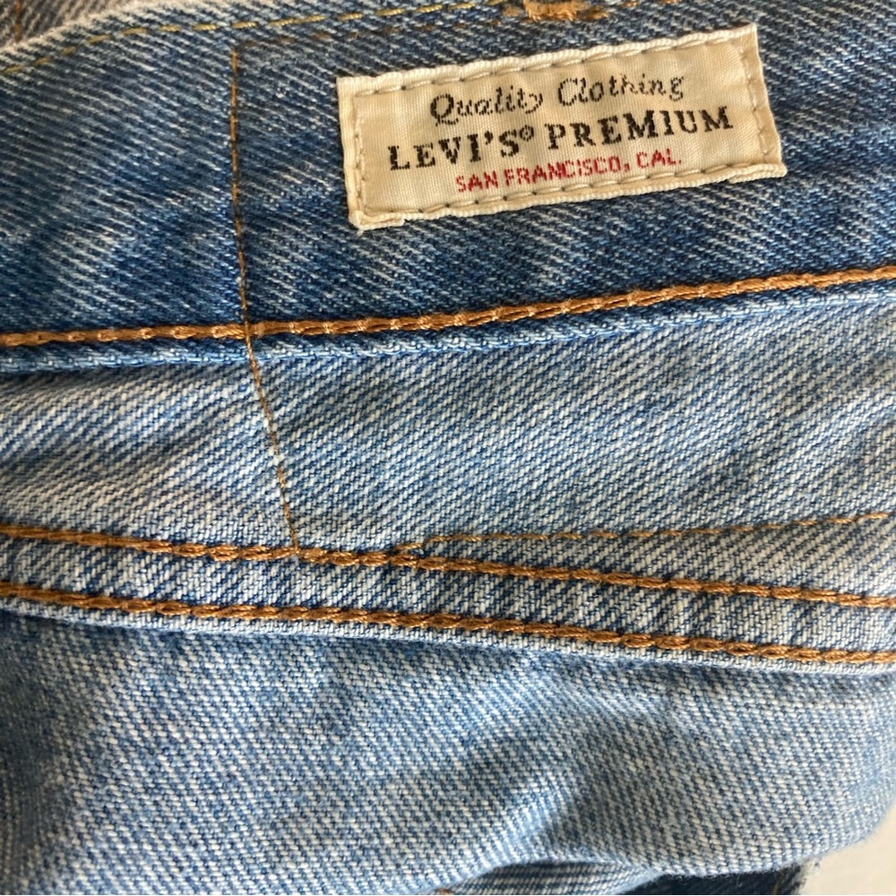 Levi's Premium 551 Z Mens Authentic Straight Leg Jeans 31x32 Medium Wash - Picture 15 of 15